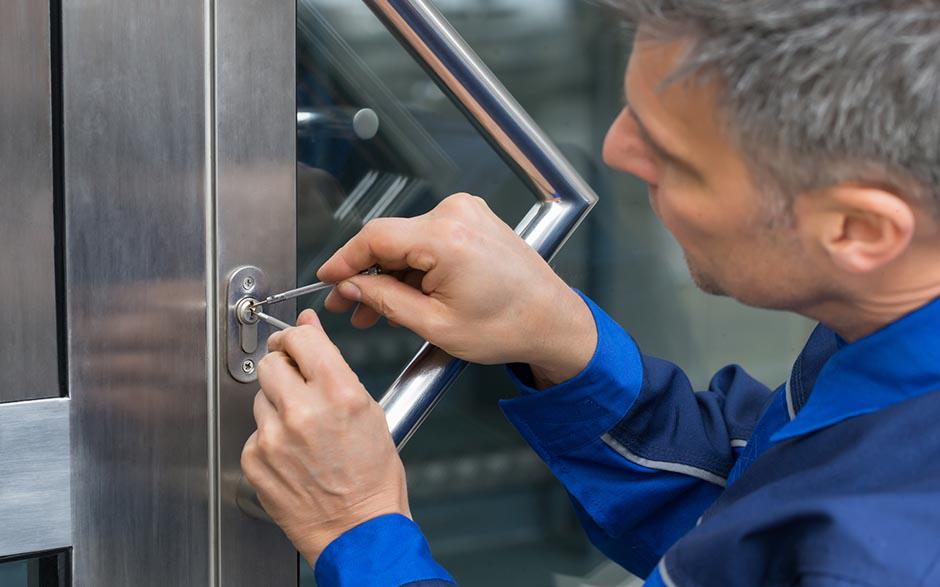changer une serrure prix Paris 12